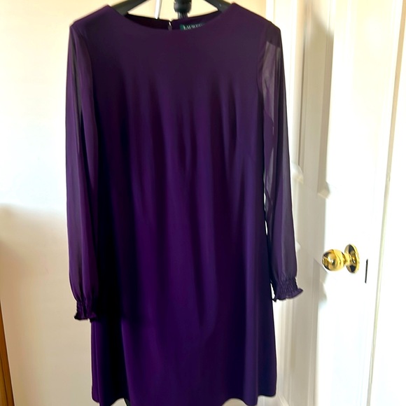 Dress with sheer sleeves - Picture 1 of 4